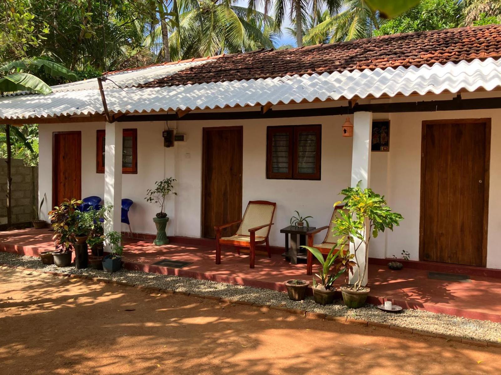 Lake House Homestay Anuradhapura Exterior photo