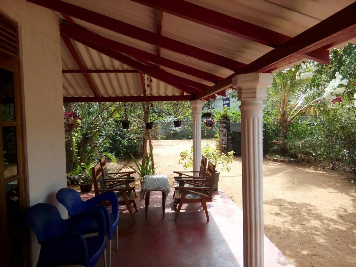 Lake House Homestay Anuradhapura Exterior photo