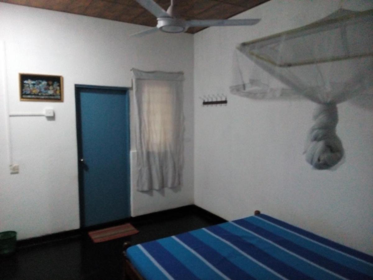 Lake House Homestay Anuradhapura Exterior photo