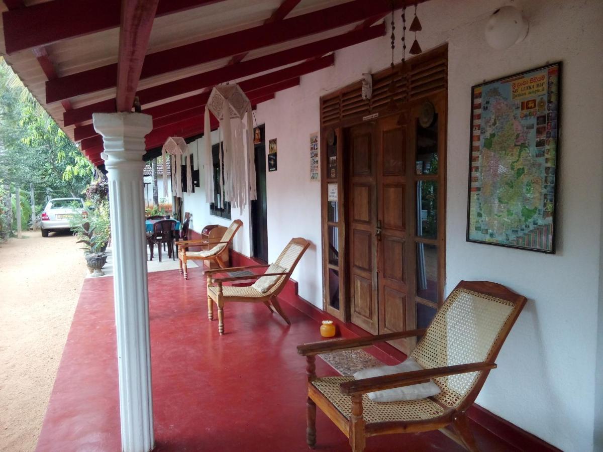 Lake House Homestay Anuradhapura Exterior photo
