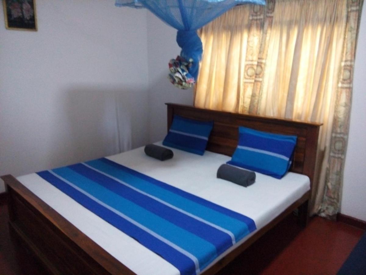 Lake House Homestay Anuradhapura Exterior photo