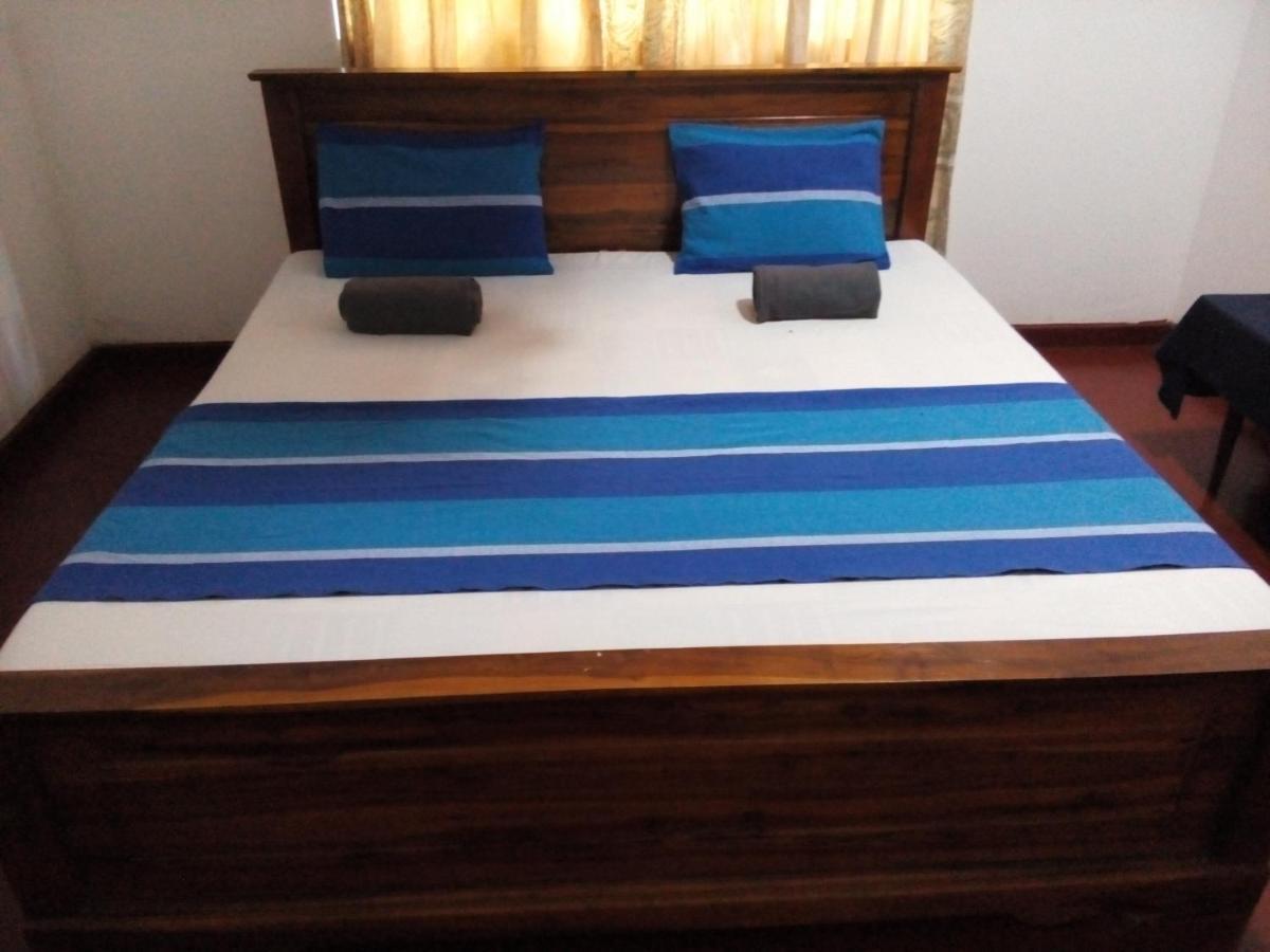 Lake House Homestay Anuradhapura Exterior photo