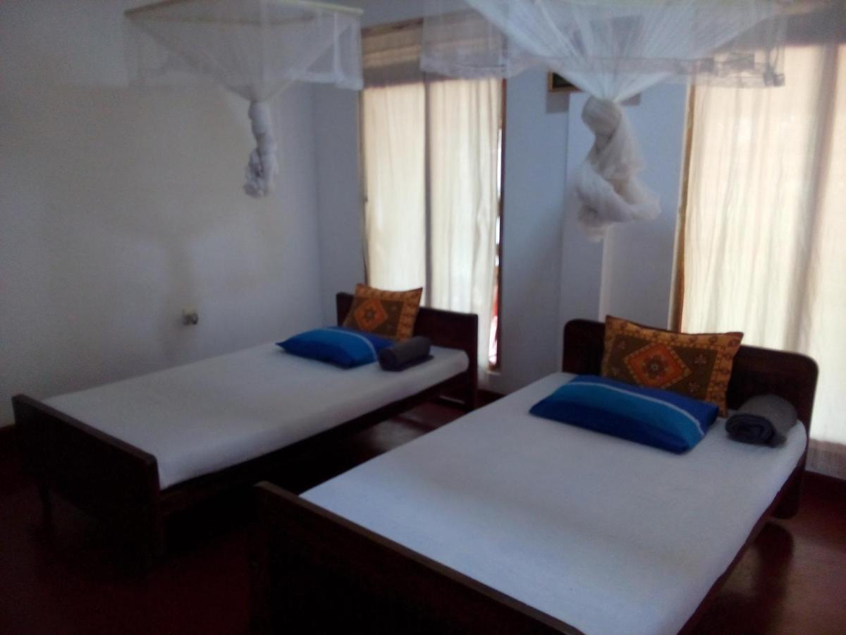 Lake House Homestay Anuradhapura Exterior photo