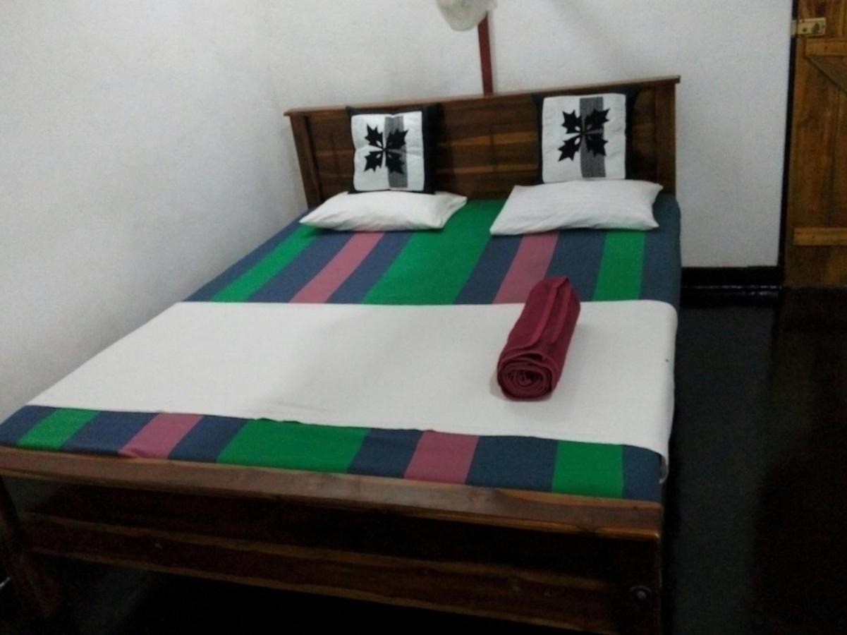 Lake House Homestay Anuradhapura Exterior photo